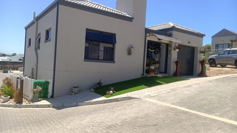 2 Bedroom Property for Sale in Reebok Western Cape